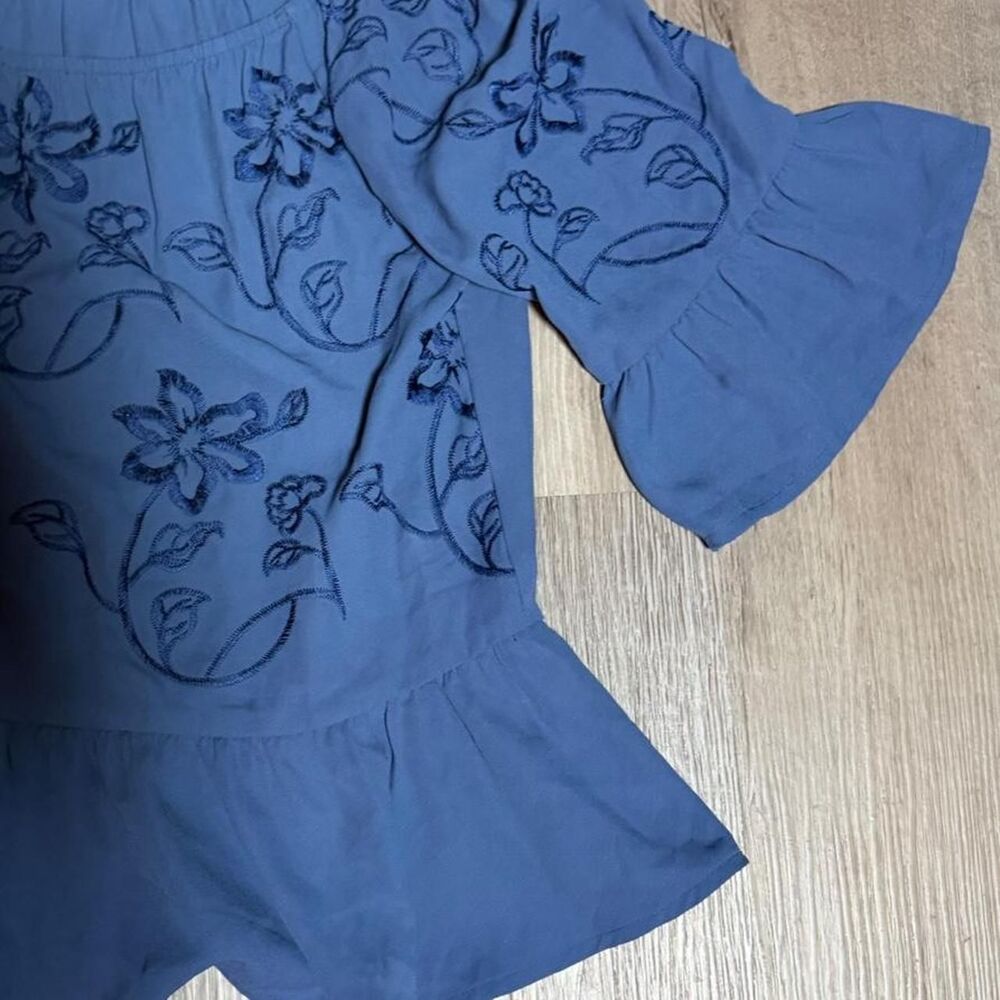 Candie-s Women's Blue and Navy Blouse - Picture 2 of 4